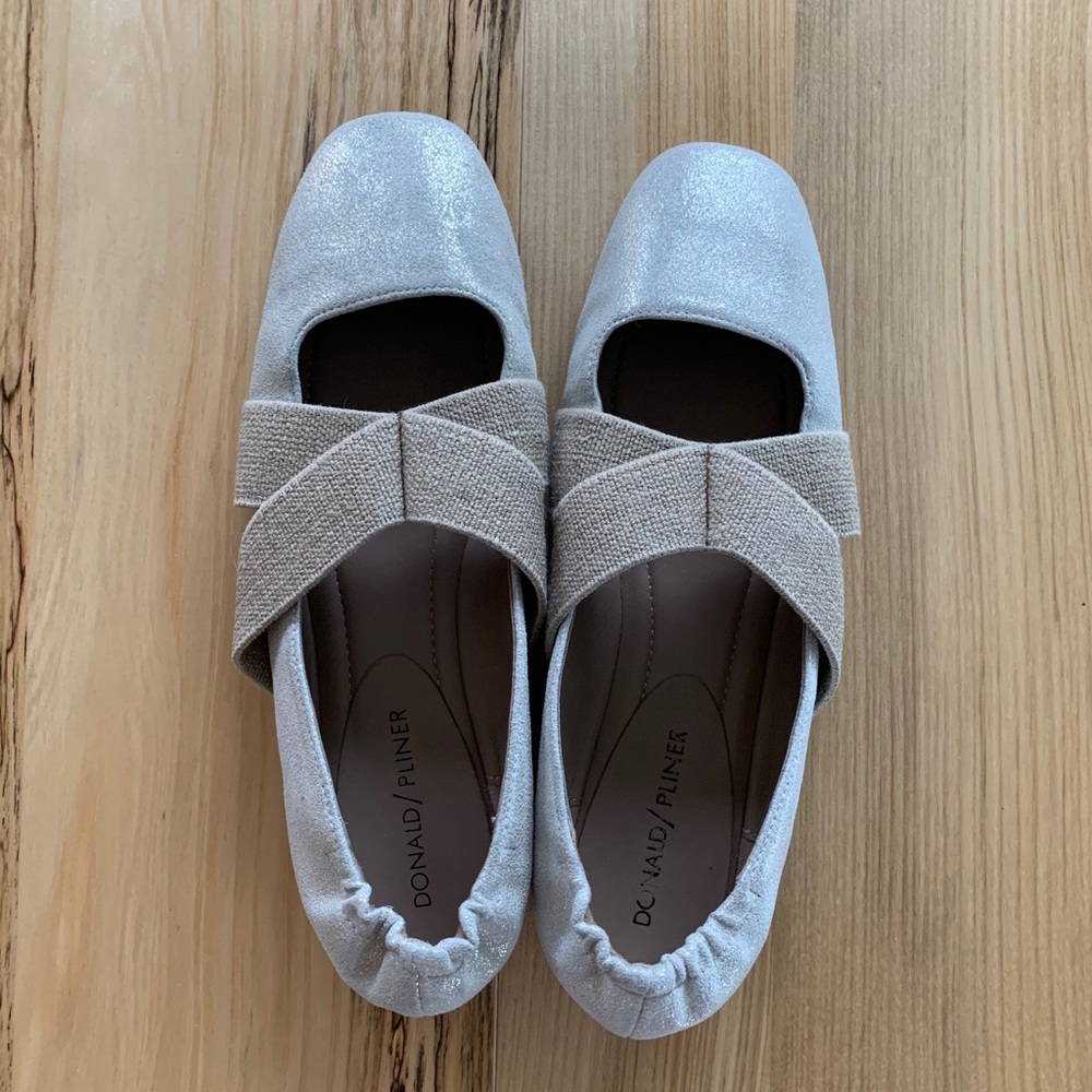 DONALD J. PLINER Metallic Slip On Ballet Flats